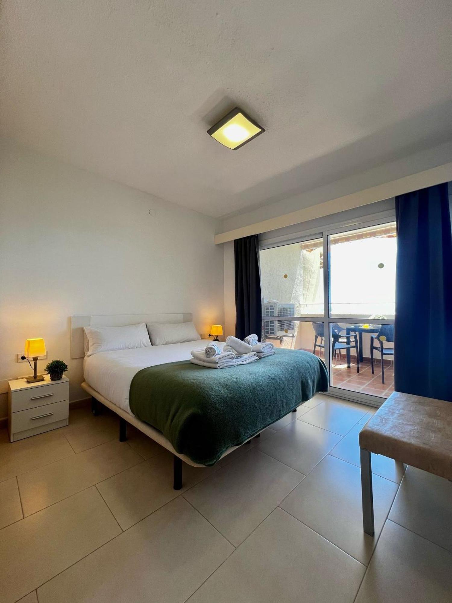 Frontal Sea View Apartment Benalbeach 베날마데나코스타 외부 사진
